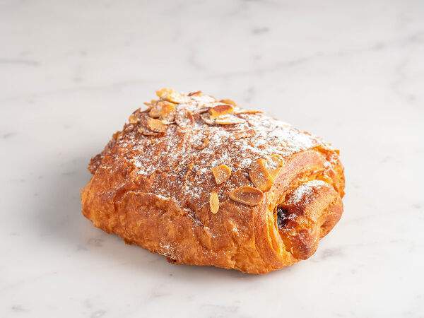 Пекарня-кондитерская Тьерри - Слойка с миндальным кремом и шоколадом