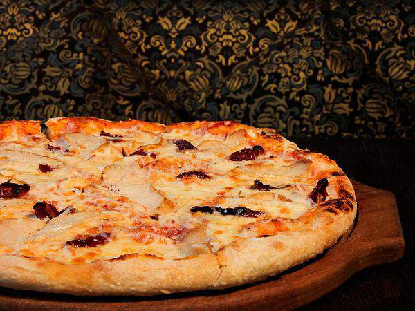 Трибуна - Пицца с вялеными томатами