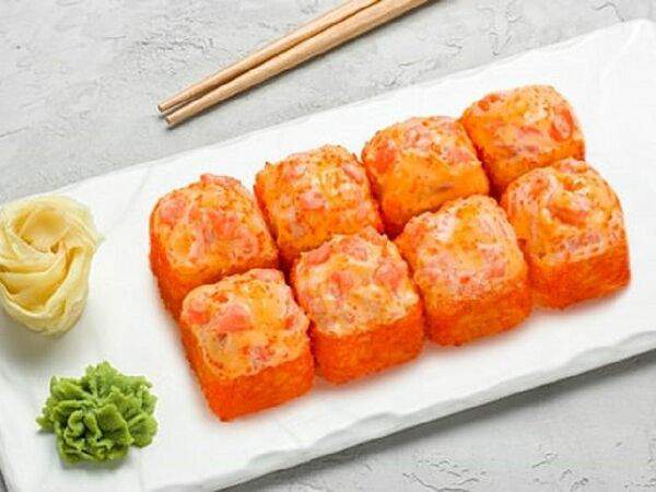 СушиСет - Ролл запеченный сырный с лососем