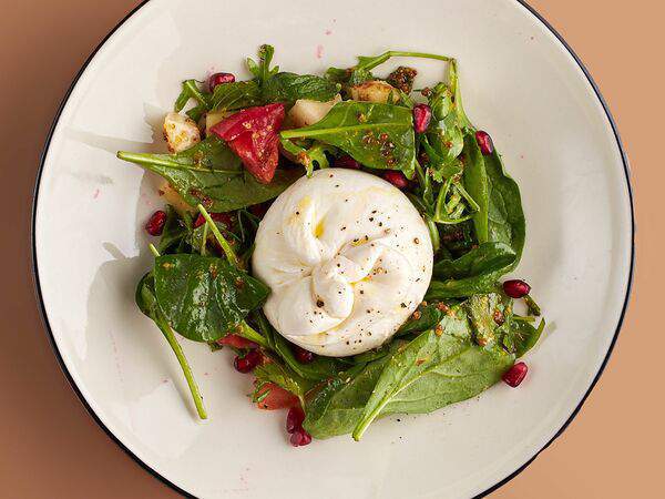 Игрушки - Салат Буратта с томатами