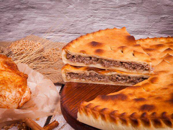 Осетинские пироги и пицца - Пирог с курицей и сыром