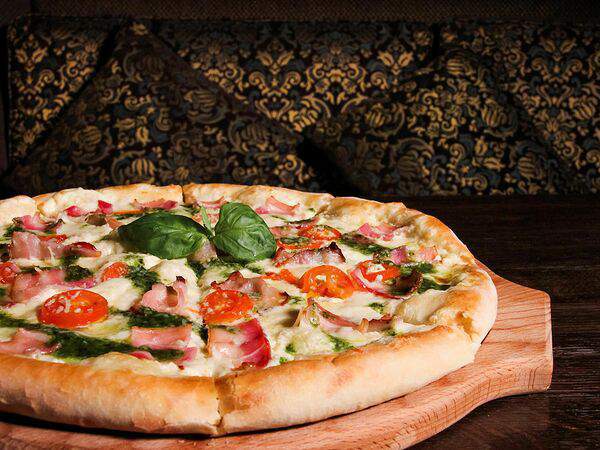 Трибуна - Пицца Песто с беконом