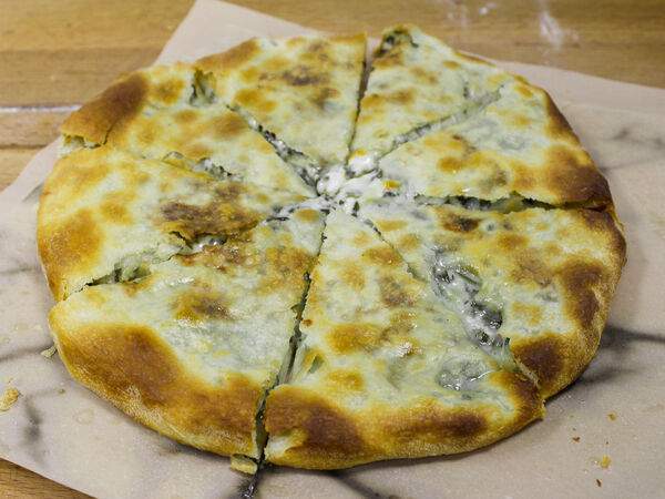 Vinograd - Хачапури с сыром и свежим шпинатом