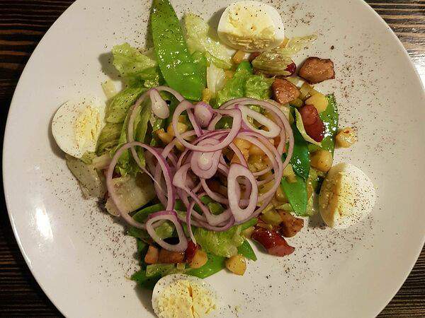 Трактир Мистер Бочкин - Салат с охотничьими колбасками