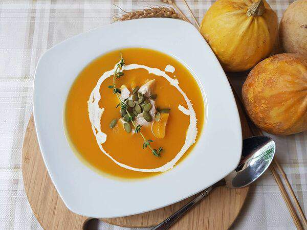 Trattoria Fettuccine - Тыквенный крем-суп с курицей