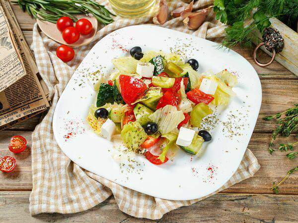 Уха & Хинкали - Салат греческий