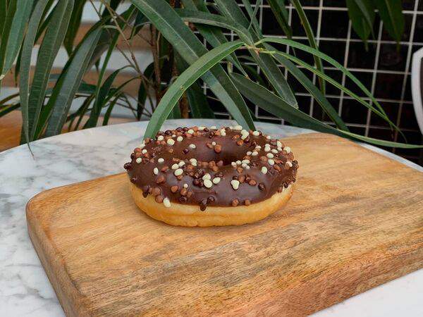 Surf Coffee x Soborniy - Пончик Три шоколада