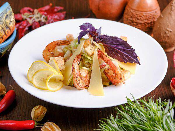 Пиросмани - Салат Цезарь с креветками