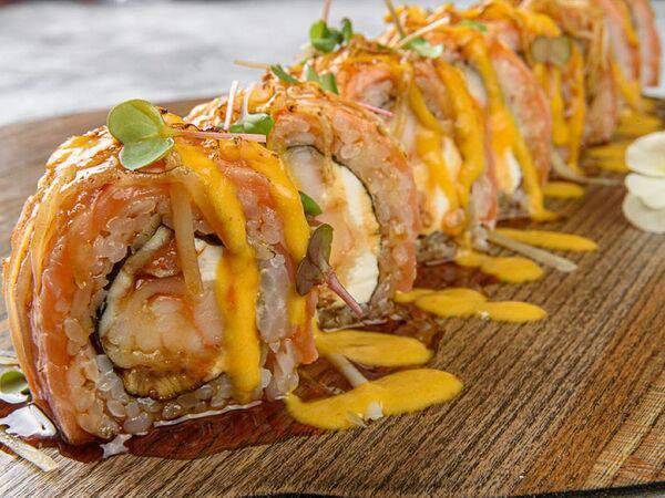 Duran Bar & Grill - Ролл опаленный лосось