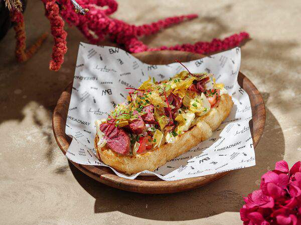 Breadway-cafe - Брускетта с пастрами