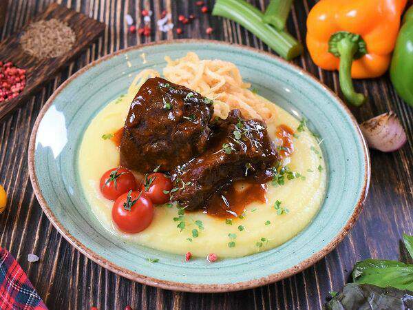 Cernovar - Говяжьи щечки томленые в пиве