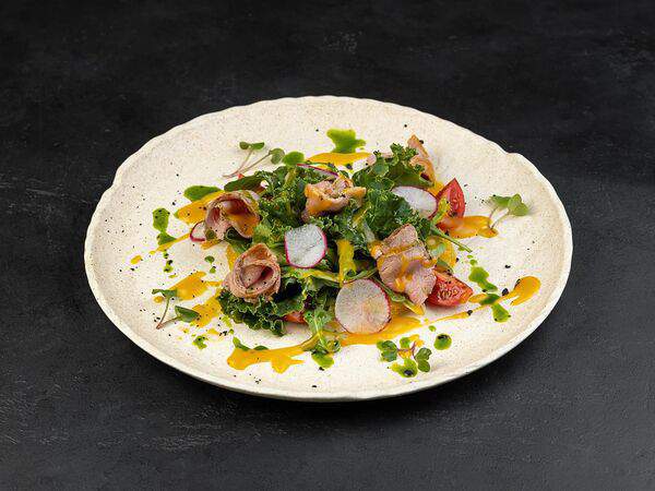 Театральный буфетъ - Салат с утиной грудкой в манговом соусе