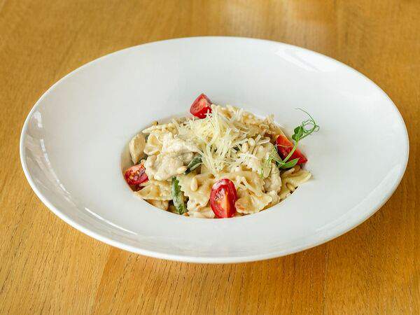 Победа - Фарфалле с куриной грудкой