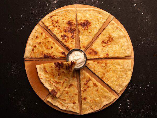 Steklo Grill & Bar - Хычин с сыром и картофелем