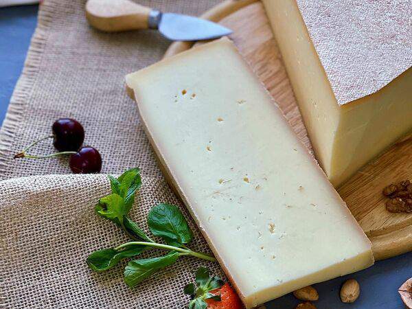 Семейная сыроварня Sur - Сыр Грюйер