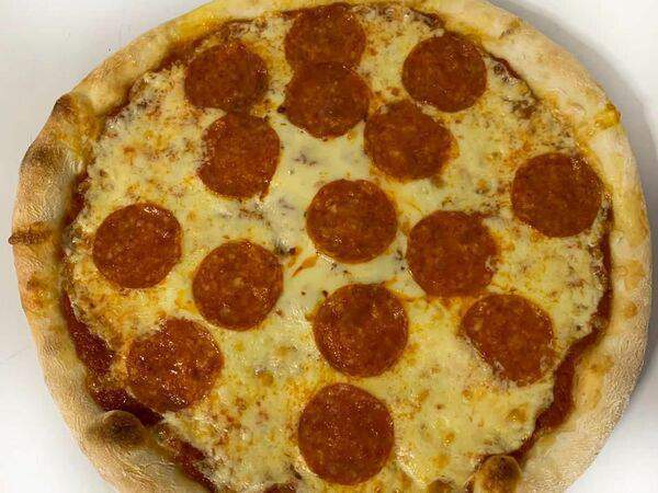 Pizza Luigis - Пепперони