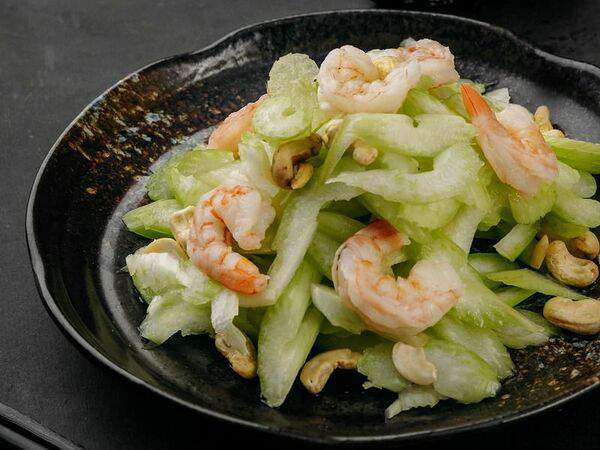 Fugo Home - Салат из сельдерея с креветками