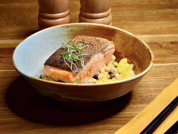 Elementum - Лосось с чатни манго