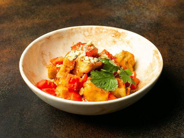 Горячо Азия - Баклажан темпура, томаты, сладкий чили