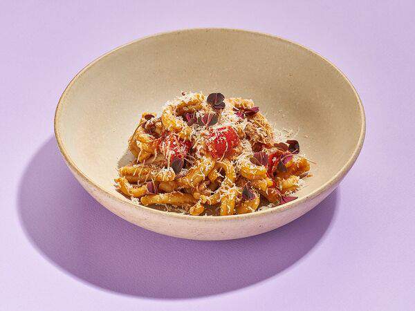 Мука & Вода - Паста Казаречче песто-арабьята с лангустинами