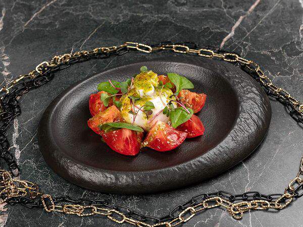 Carwashn1 - Буррата со спелыми томатами