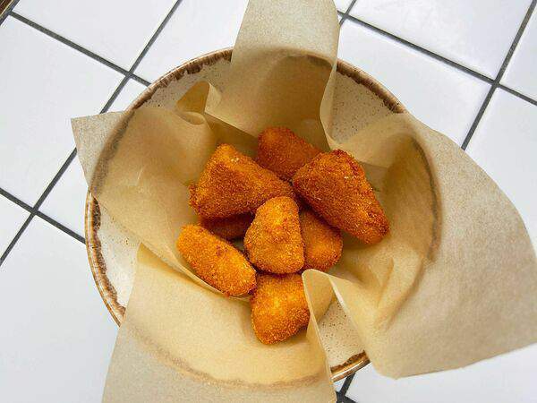 Choppers - Сыр Бри с Брусничным соусом