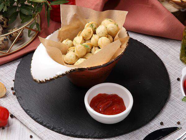 Caffe la vita - Пельмешки фри с соусом барбекю