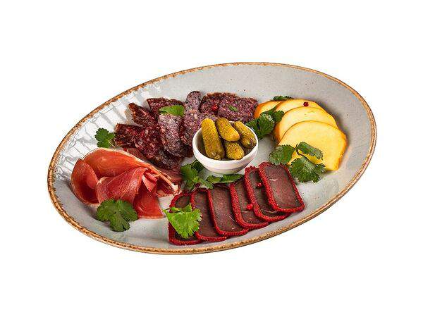Adriano Leonardo - Мясное ассорти с сыром и корнишонами