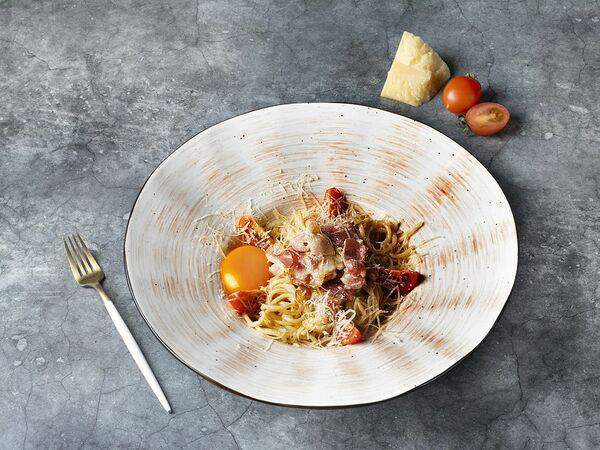 Rave Resort - Карбонара с беконом и аргентинским пармезаном