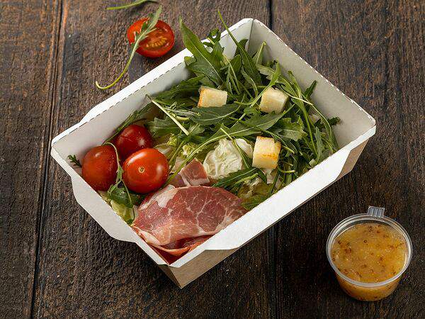 ЛюдиЛюбят - Салат с пармской ветчиной