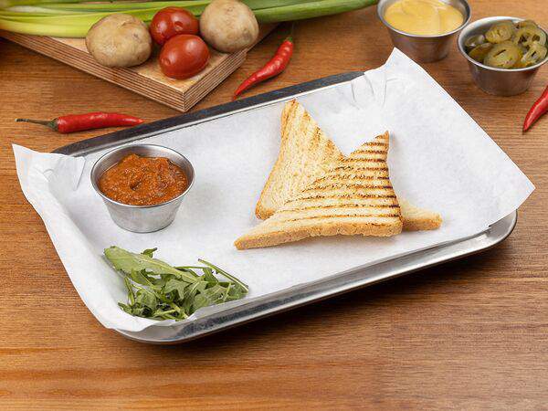 Ликерs - Тосты с икрой кабачковой