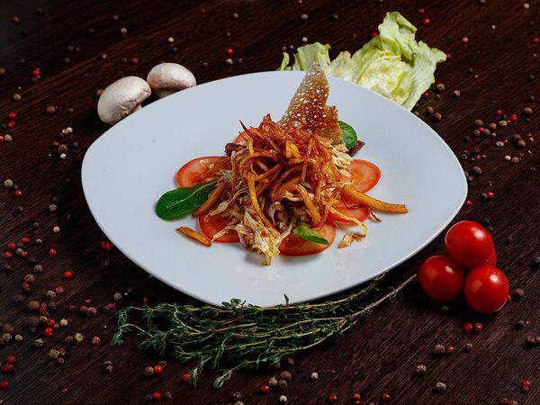 Rave Resort - Теплый салат с говядиной и картофельным паем