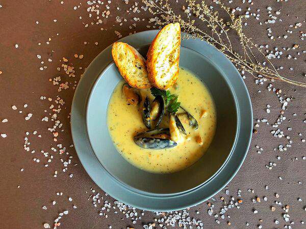 Рыбаs - Сырный суп с морепродуктами