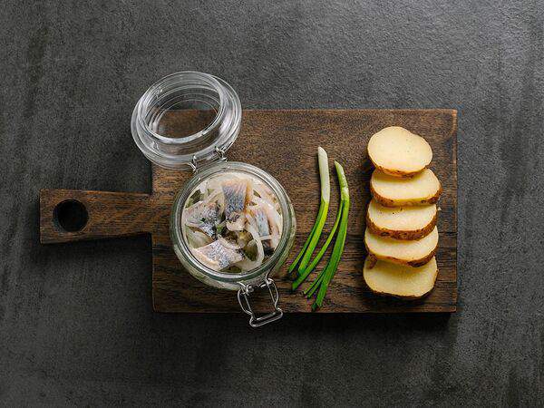 Белуга - Сельдь с луком и картофелем