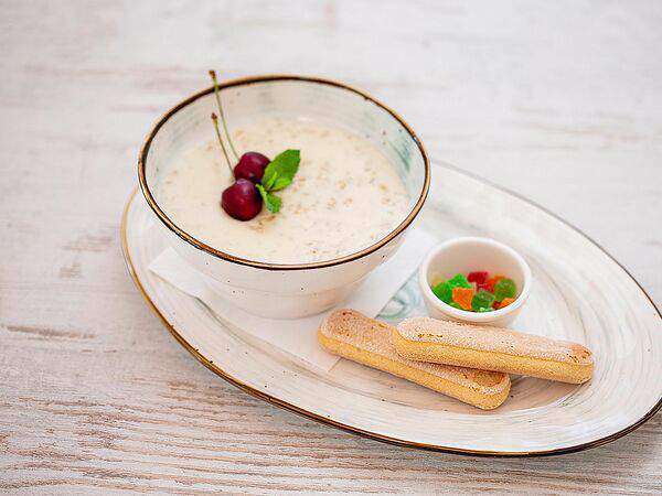 Васильки - Молочная овсяная каша с цукатами