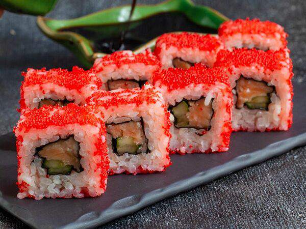 Большие Тарелки - Калифорния с лососем в икре