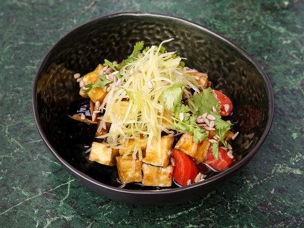 Bon Bon кофейня - Салат с хрустящим баклажаном