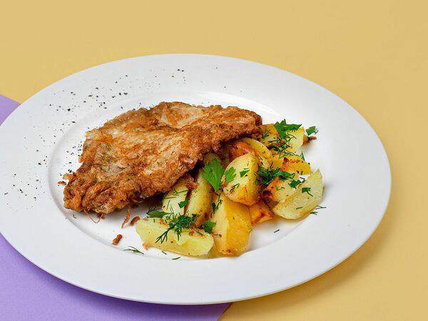 Ирис - Шницель из свинины с картофелем по-деревенски