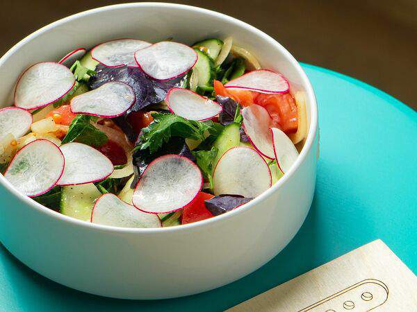 Дафт паб - Салат овощной с семенами подсолнуха