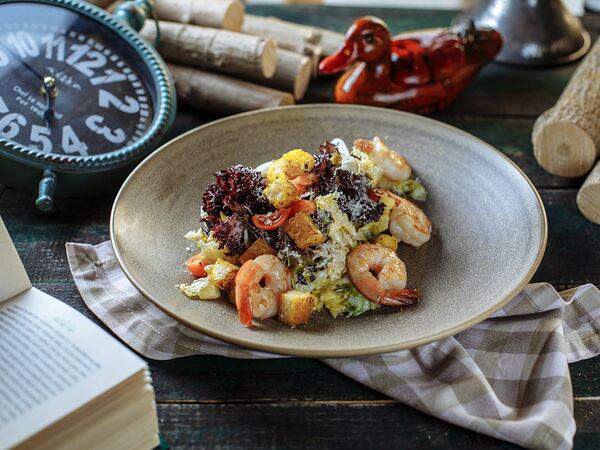 Дикая утка - Салат Цезарь с тигровыми креветками