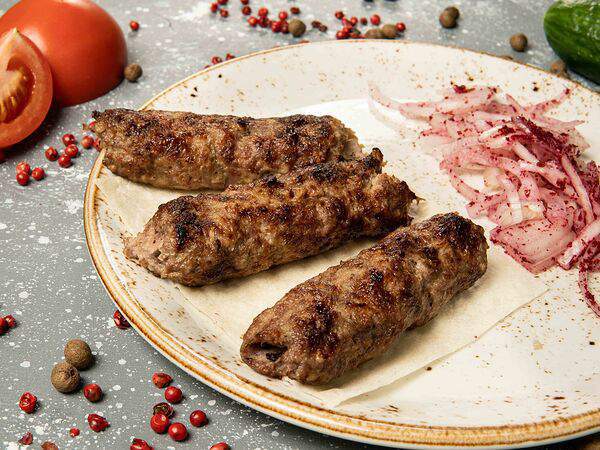 Чинар - Люля-кебаб из говядины с сыром сулугуни