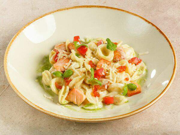 Бульвар  бар - Орекьетте с копченым лососем и красной икрой