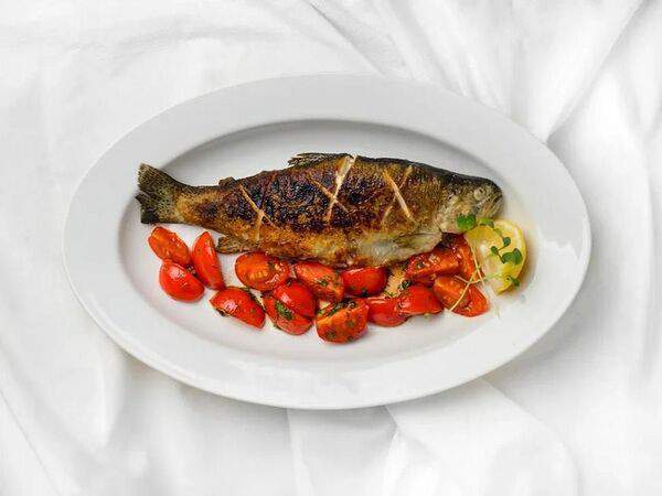 By mama - Жареная форель с теплыми томатами