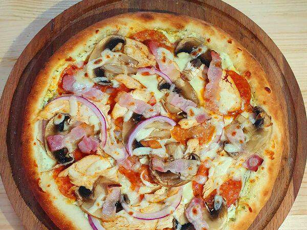 Crust Pie Pizza - Цыпленок с грибами