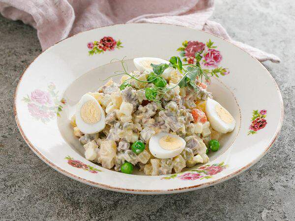 Катюша - Салат Оливье с колбасой