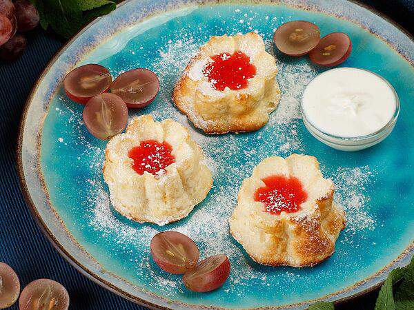 Пататапа - Сырники со сметаной и топпингом