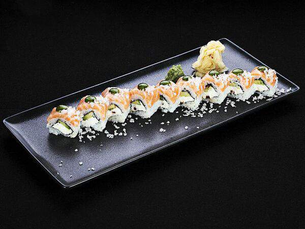 Sushi maki - Ролл Филадельфия с соусом зелёный чай