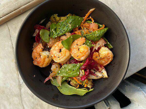 Chang - Салат с креветками и помело