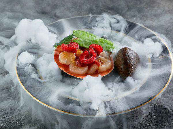 Art-Caviar - Свежие гребешки с хурмой, трюфельное масло