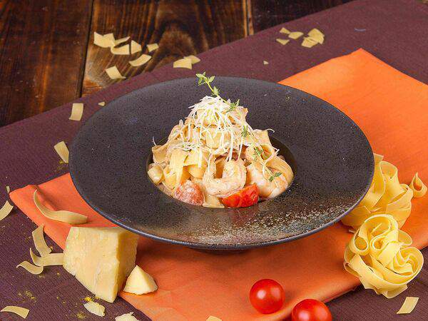 Уголёк ХК - Феттуччине с креветками